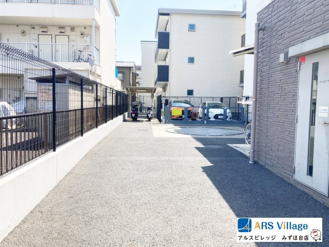 オルシア鶴瀬の駐車場|駐車場