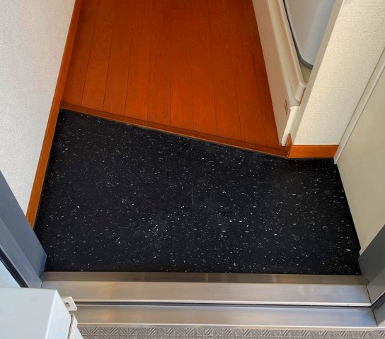 レオパレスフォンティーヌの玄関