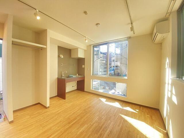 Ｔｈｅ　Ｒｉｖｅｒ　Ｓｉｄｅ　ＡＯＴＯの居間・リビング
