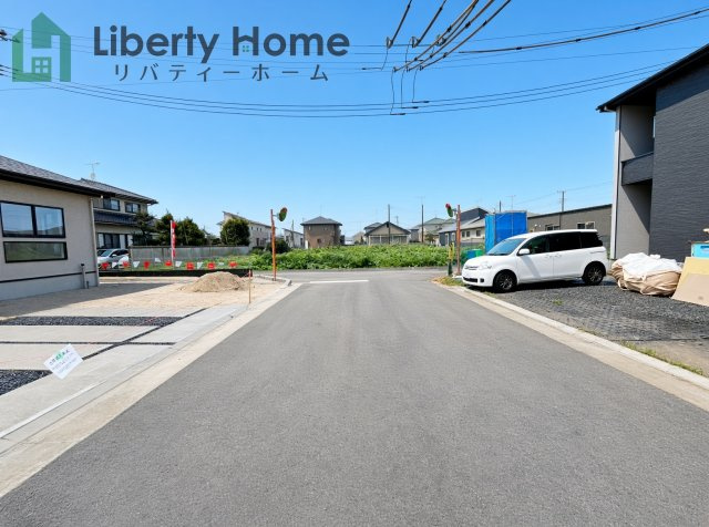 水戸市住吉町4期　新築戸建　5号棟の前面道路含む現地写真