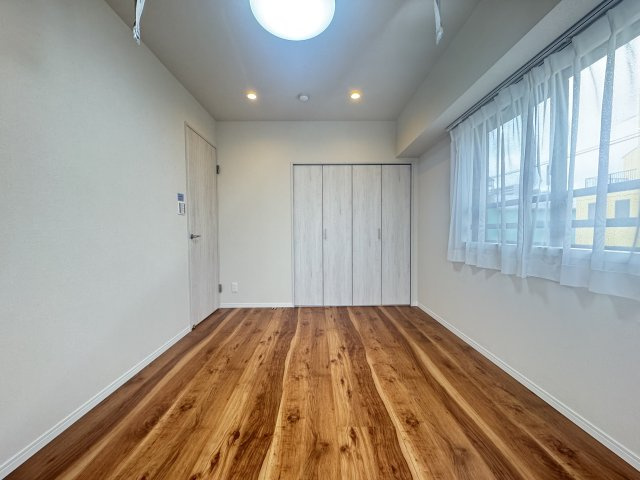 ライオンズマンション船堀親水公園（3階部分）／仲介手数料無料／内装新規フルリノベーションの洋室