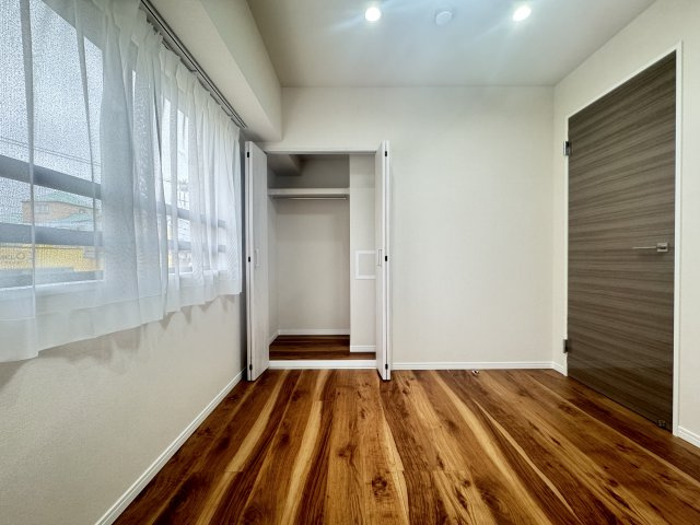 ライオンズマンション船堀親水公園（3階部分）／仲介手数料無料／内装新規フルリノベーションの洋室