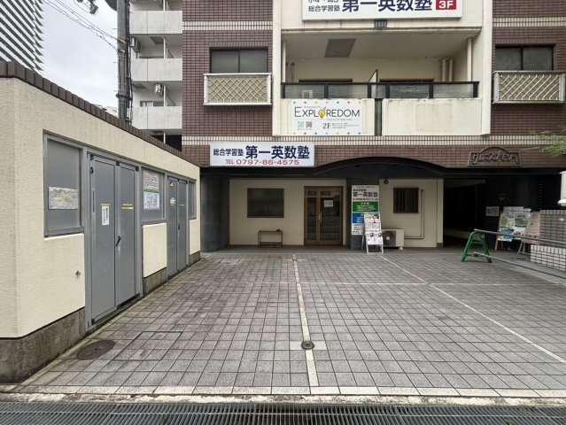 グレースメモリー宝塚の駐車場