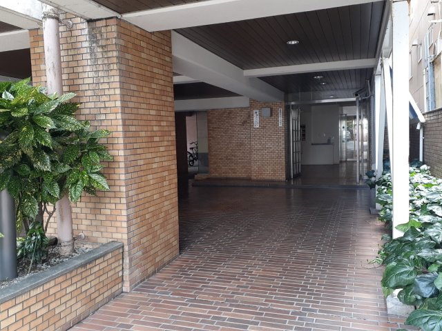 グランピアリバーサイドのエントランス