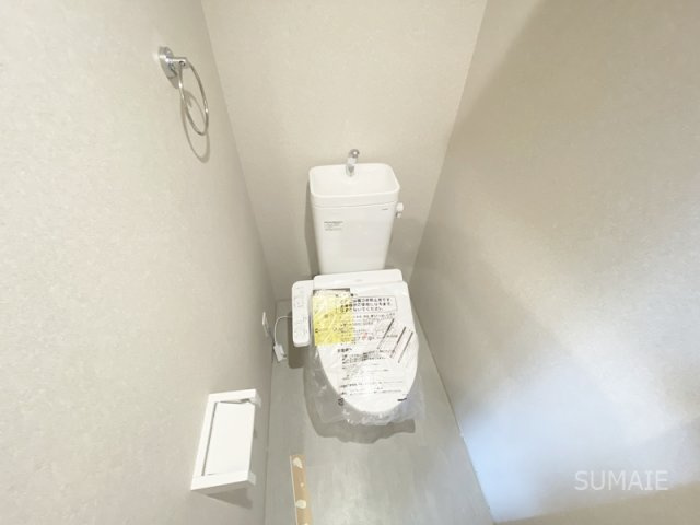 太陽と月の調和 ＬＵＮＡＲＥ元町のトイレ|洗浄便座付きのトイレです！