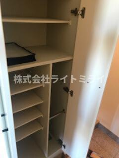 ヴェルト新宿夏目坂の収納|シューズボックス 