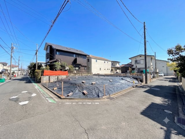 戸塚区平戸2丁目　条件なし売地の前面道路含む現地写真|◆前面道路も幅員があり車の運転も安心！前面道路は閑静な住宅地。車通りの少ない道路です。お子様にも安心です。