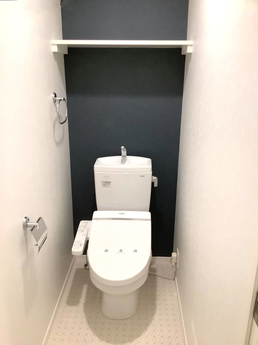 新品家具付きマンション博多駅前3(KaGood福岡)のトイレ