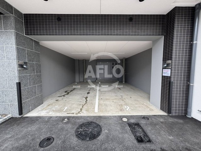 アドバンス大阪フェリーチェの駐車場