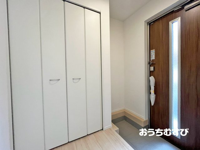 守山区小幡中第2(全3棟)の玄関