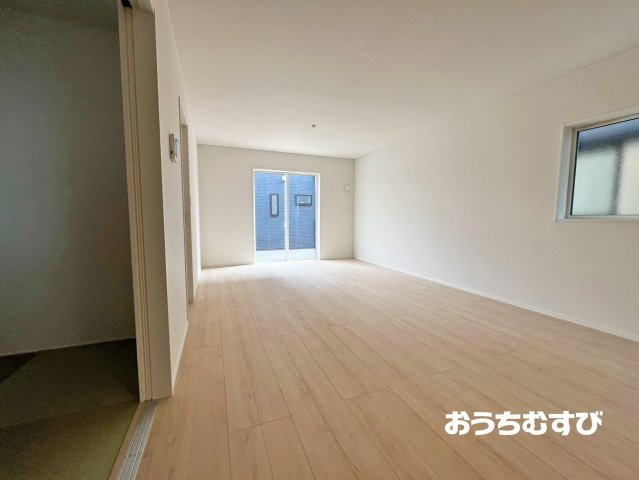 守山区小幡中第2(全3棟)の居間・リビング