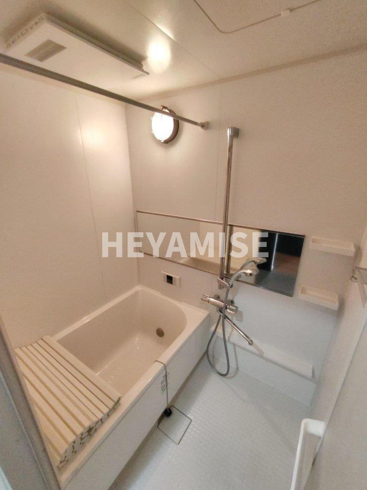 APARTMENTS CODE ISAHAYAの浴室|※室内画像は別号室のもの