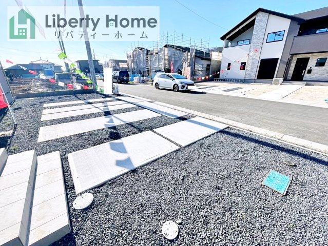 水戸市住吉町4期　新築戸建　9号棟の駐車場