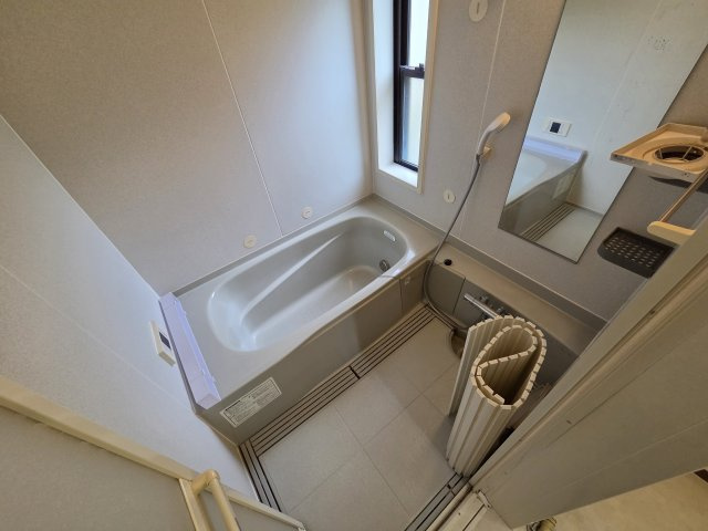 川崎市麻生区片平５丁目の一戸建ての浴室