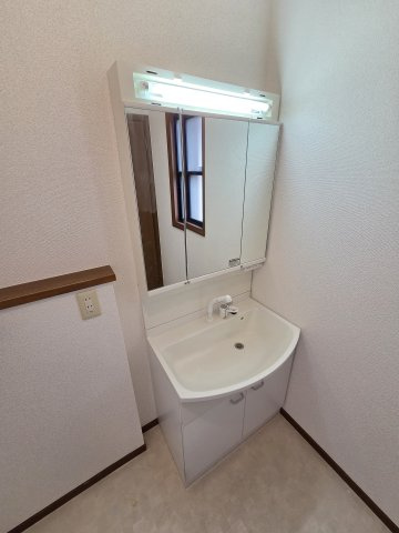 川崎市麻生区片平５丁目の一戸建ての洗面所