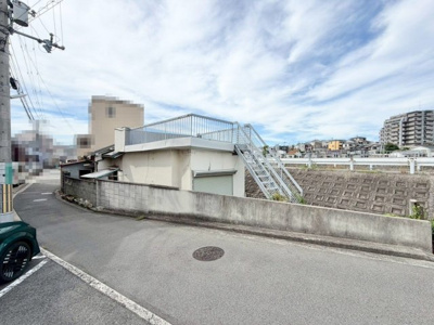 【前面道路含む現地写真】 | 神石市之町　売土地 | 【周辺施設もご紹介可能】お住まいになった際のイメージをお持ちいただくため、周辺施設へのご案内も致します♪お気軽にお申し付けください！