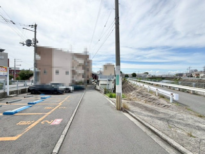 【前面道路含む現地写真】 | 神石市之町　売土地 | 【閑静な住宅地でのびのび子育て】閑静な住宅地で子育て家族にピッタリ！毎日のお散歩も快適な緑に恵まれたエリアです♪