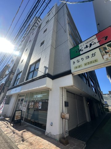 駅北ビルの外観