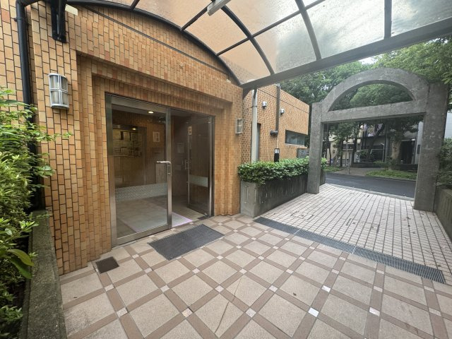 ライオンズマンション親水公園第2（5階部分）／仲介手数料無料／内装新規フルリノベーションのエントランス