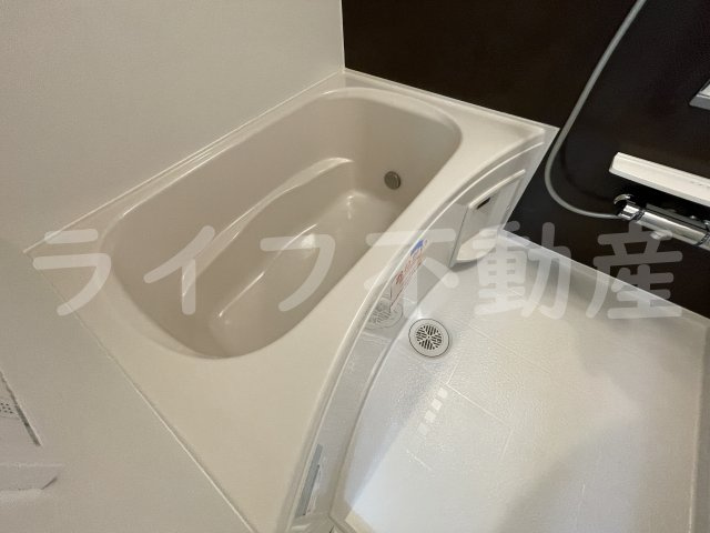 メゾンソレイユの浴室|ゆったり過ごせるお風呂です