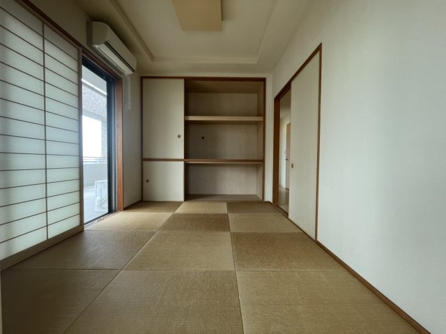 サーパス本町の和室|和室ならではの温かな和の空間で寛ぎの時間を過ごせます