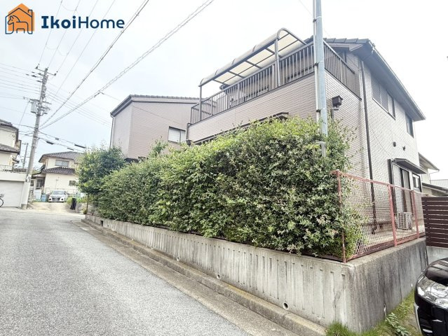 明石市朝霧東町２丁目　中古戸建の周辺|●年中無休：当日予約可●二部屋に面したワイドバルコニーは急な雨でも安心の屋根付きです♪