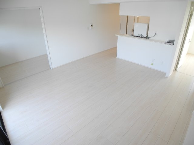 modern palazzo文教通りGrowの居間・リビング|※同間取りの別号室の写真です※