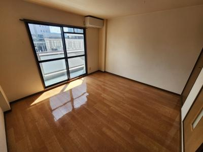 CASA井の洋室
