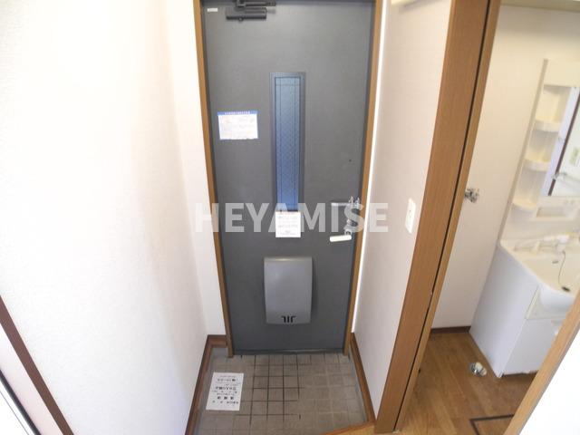 バリュージュ大我B棟の玄関