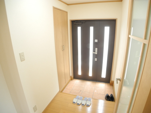 ラフィーネ本尾の玄関