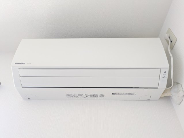 メイプルタウンC棟の設備|洋室　エアコン　サービス設置品