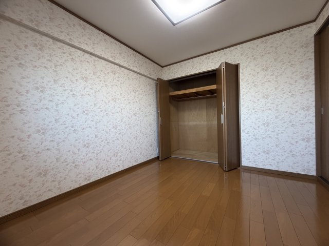 サンハイツ土山7階の洋室