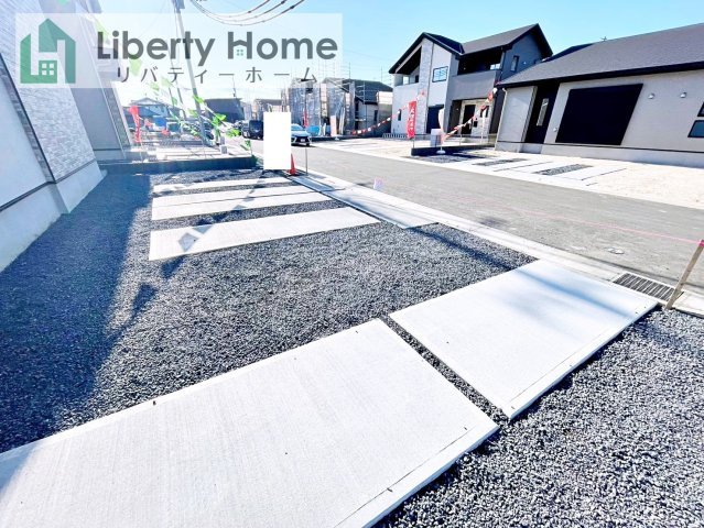水戸市住吉町4期　新築戸建　10号棟の駐車場