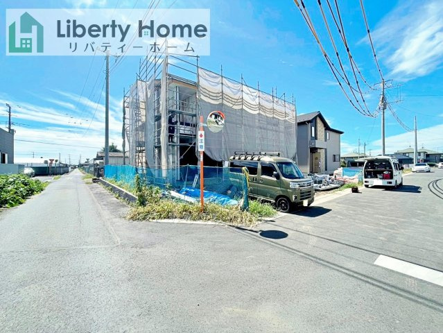 水戸市住吉町4期　新築戸建　10号棟の前面道路含む現地写真