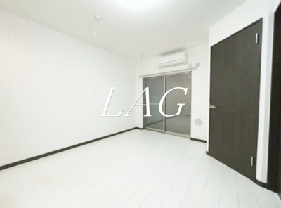 【居間・リビング】 | アヴニール泉 | 洋室のお部屋です。