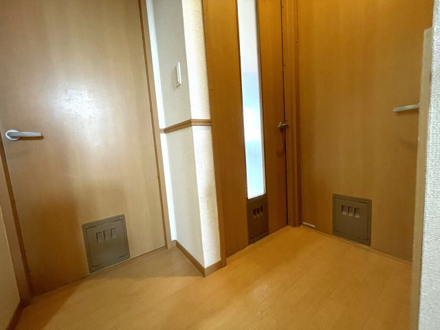 ラヴァーズペットの内装|ペット扉付いてます♪