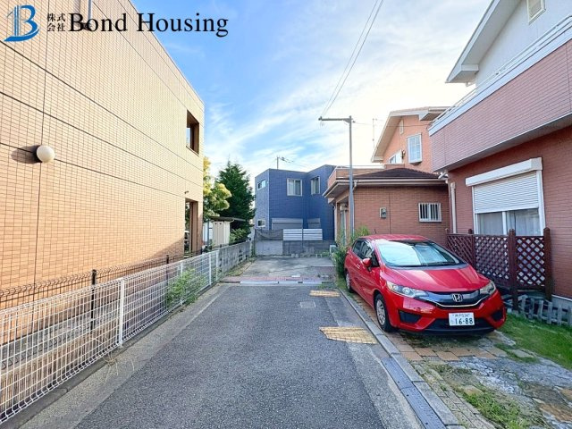 JR魚住駅徒歩14分　錦浦小　魚住町住吉4丁目　中古戸建の前面道路含む現地写真