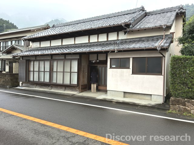 海まで徒歩2分。古き良き住まいを、自分だけの理想の空間へ。の外観