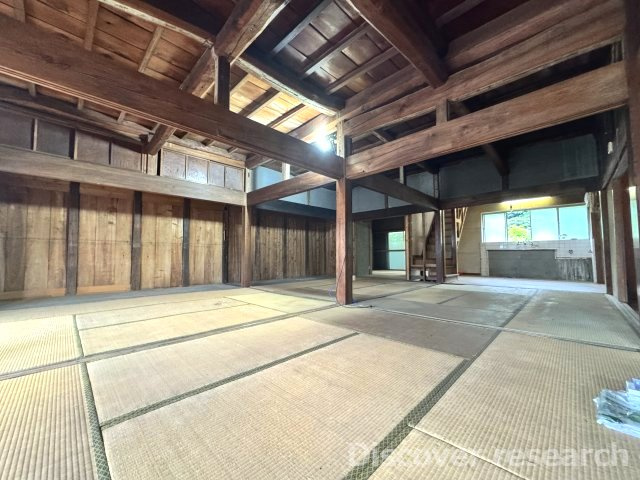 海まで徒歩1分。古き良き住まいを、自分だけの理想の空間へ。の和室