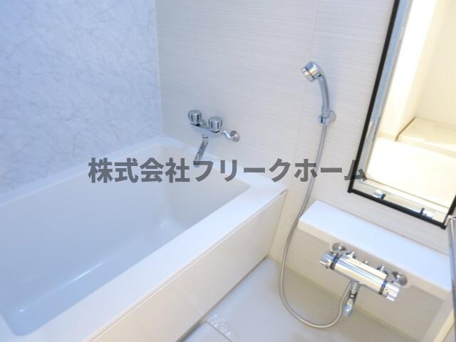 ドゥーエ武蔵小金井の浴室