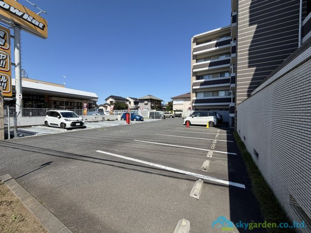 ライフレビュー本厚木フォートレスの駐車場