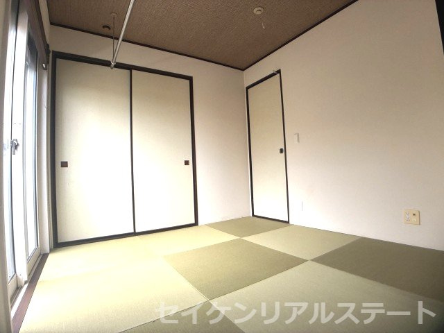 光が丘２丁目　中古戸建の和室|ホスクリーン付きで室内干しも快適