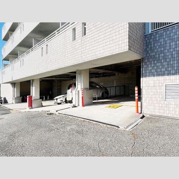 Gran Pino 春日の駐車場