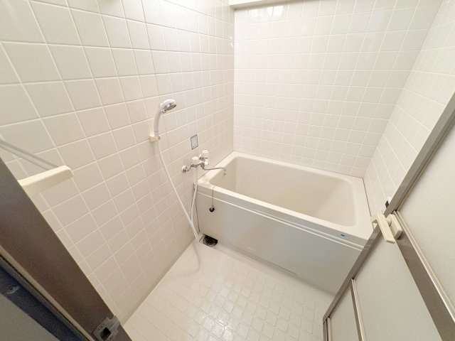 中古マンション　ロイヤルヴュー川奈の浴室