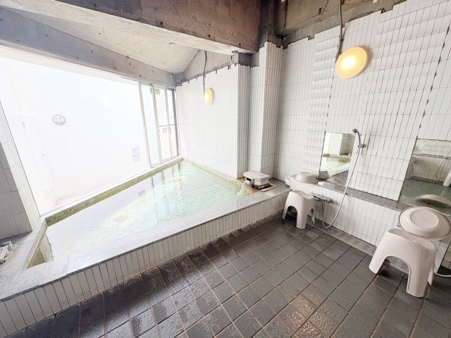 中古マンション　ロイヤルヴュー川奈の浴室|温泉大浴場