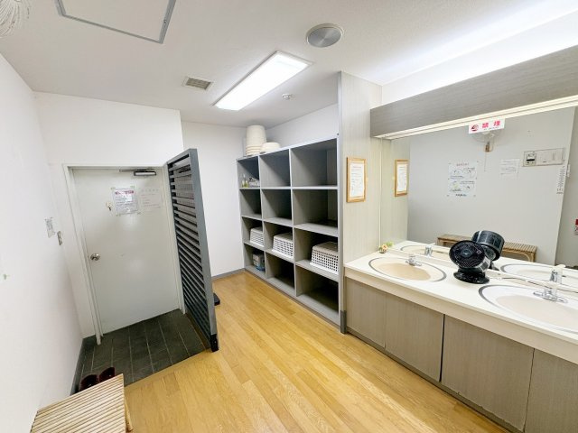 中古マンション　ロイヤルヴュー川奈の洗面所|大浴場
