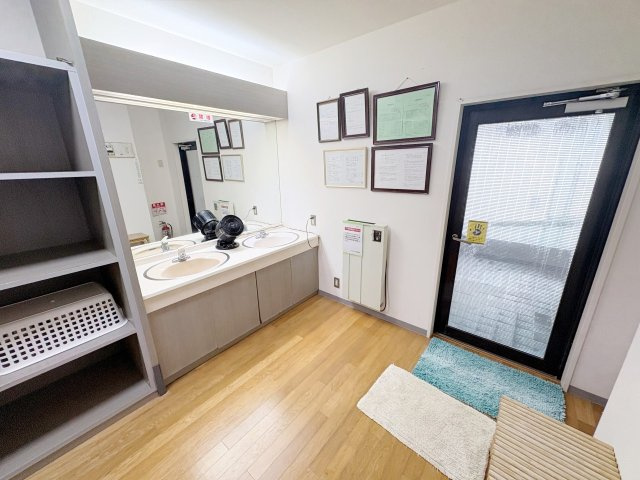 中古マンション　ロイヤルヴュー川奈の洗面所
