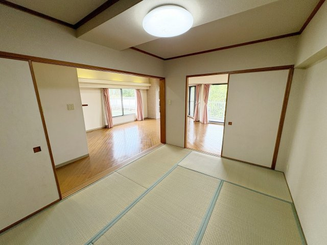 中古マンション　ロイヤルヴュー川奈の和室