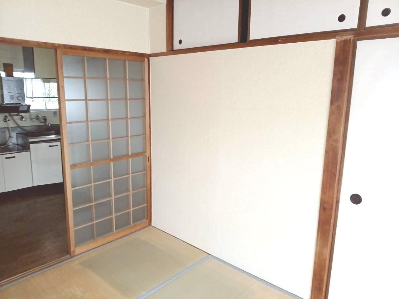 千里ハイツの居間・リビング