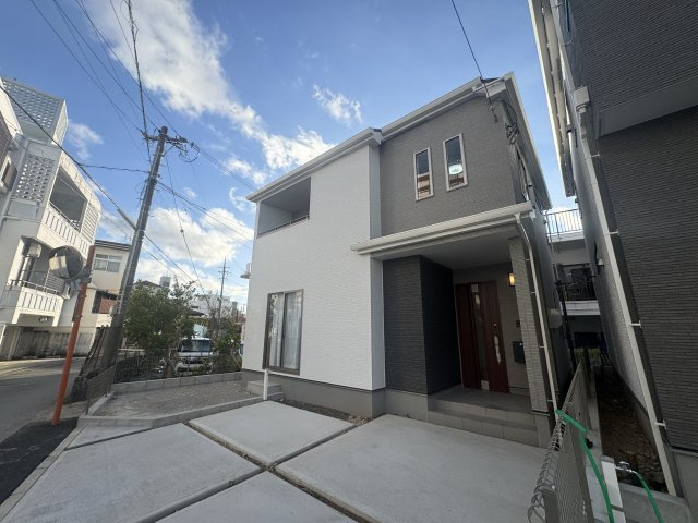 宜野湾市大謝名1丁目（全2棟）ラストA号棟の前面道路含む現地写真|※南東側4m～4.4m♪